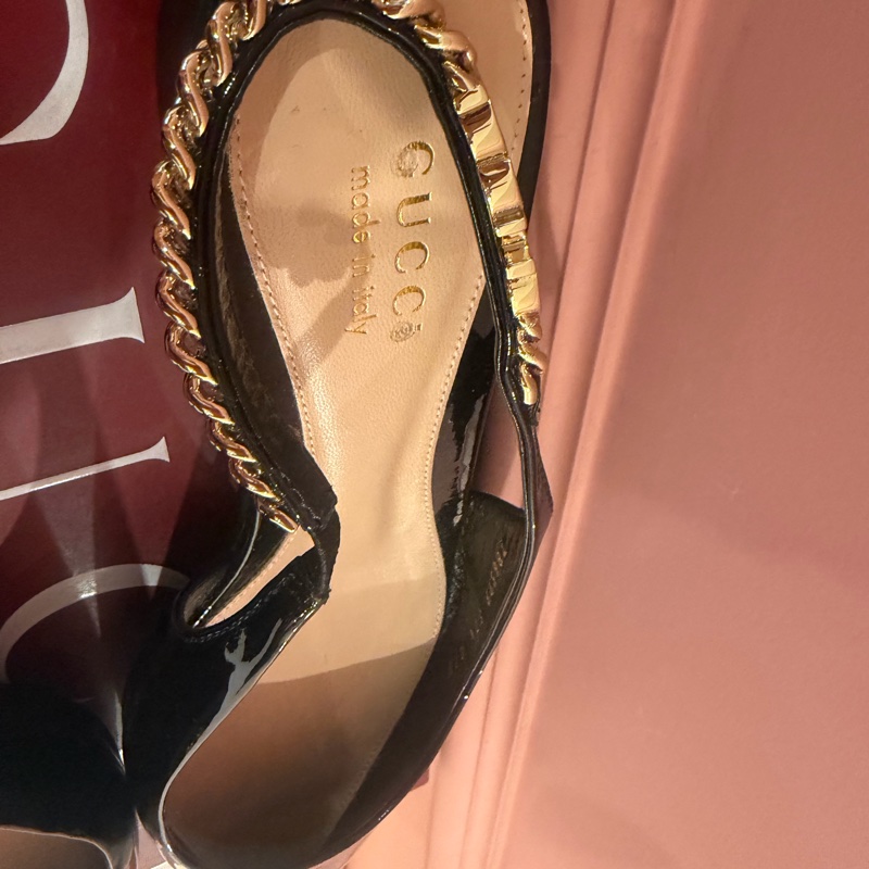 【私藏出清】正品經典🖤Gucci 漆皮金屬鍊帶露跟鞋✨ (Slingback Pumps)-50