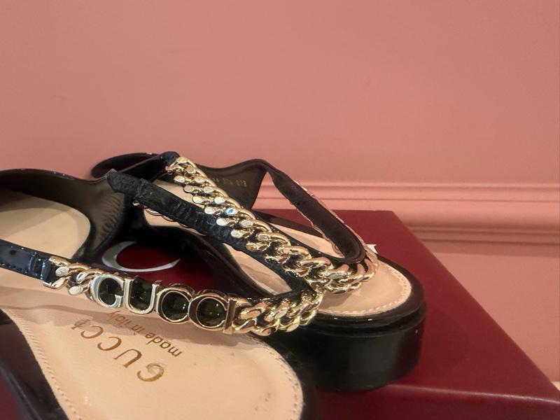 【私藏出清】正品經典🖤Gucci 漆皮金屬鍊帶露跟鞋✨ (Slingback Pumps)-6