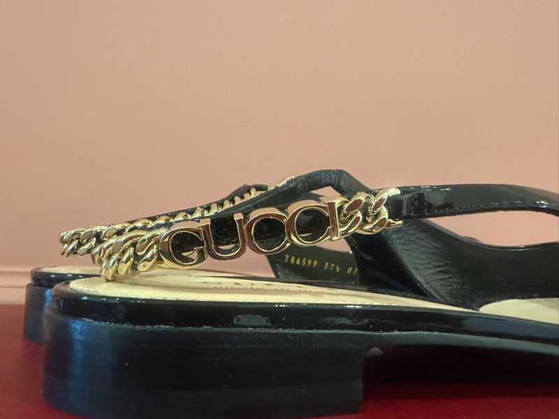 【私藏出清】正品經典🖤Gucci 漆皮金屬鍊帶露跟鞋✨ (Slingback Pumps)-7