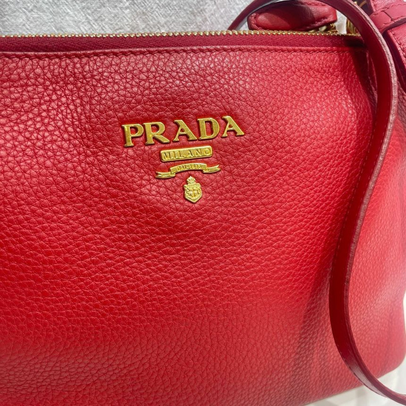 【包稅】PRADA 1BH046 Vitello Daino 雙拉鍊斜背包-2