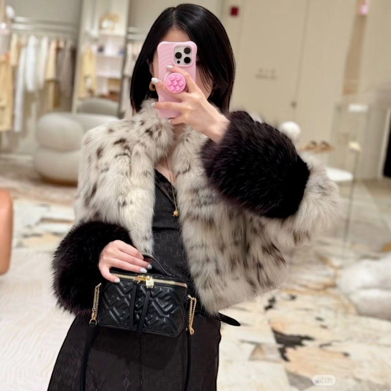 🎊新年特賣🧧Fendi 8BS108 Vanity FF 壓紋納帕軟皮迷你包 黑色-4