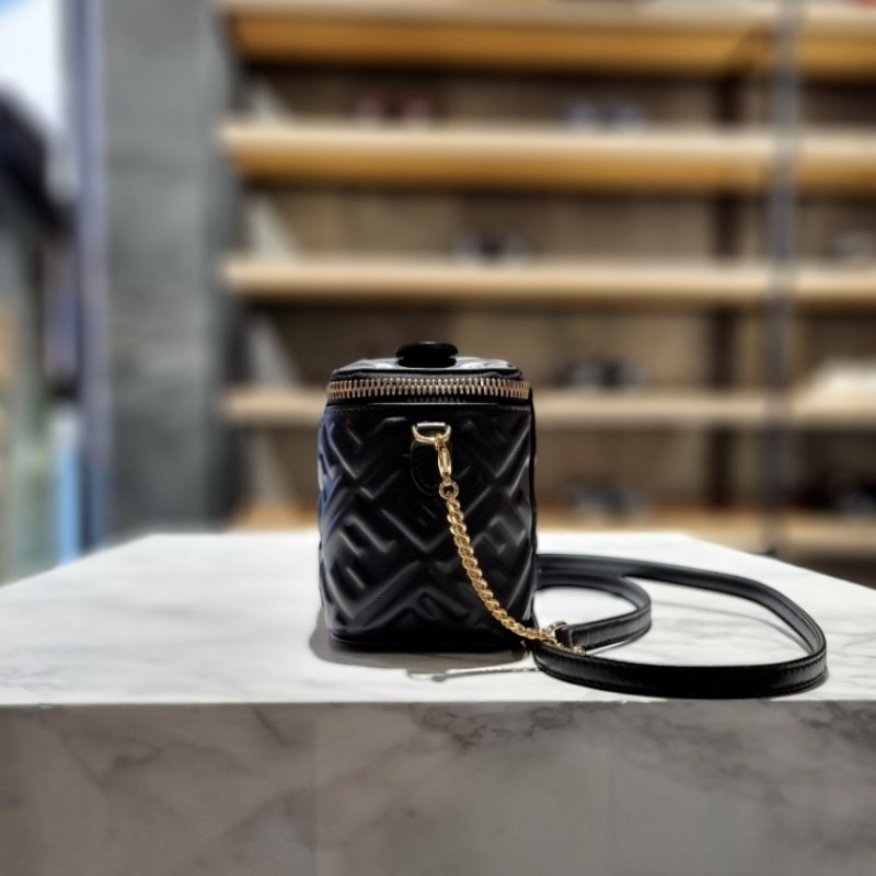 🎊新年特賣🧧Fendi 8BS108 Vanity FF 壓紋納帕軟皮迷你包 黑色-8