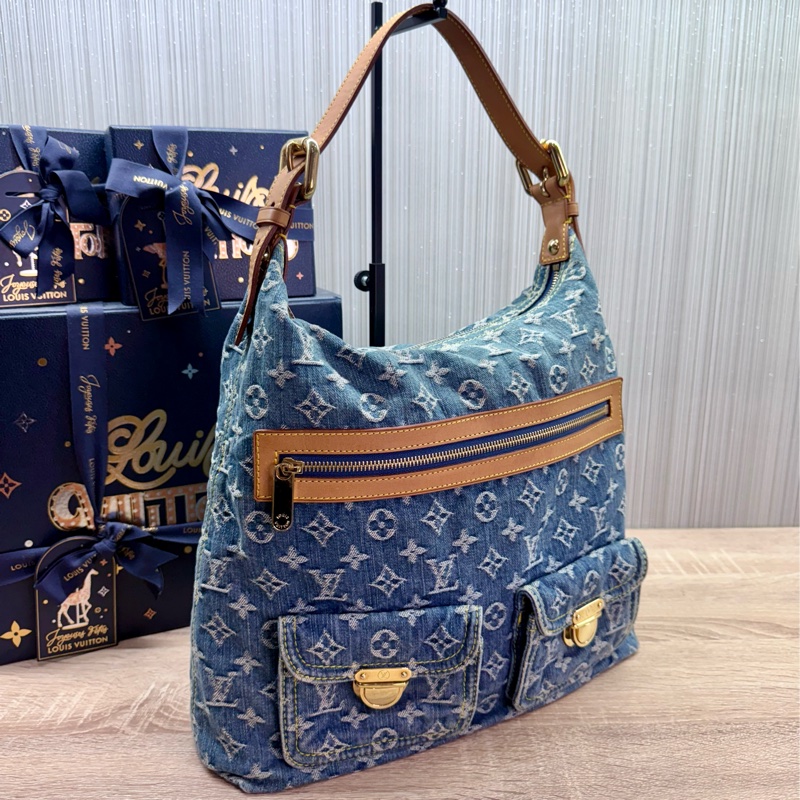 LV M95048 Baggy Denim Hobo GM 藍色丹寧牛仔肩背包-1