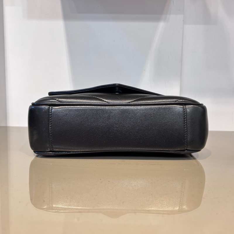 YSL 黑羊皮V型紋LouLou MateLasse絎縫銀釦下蓋肩斜背鏈包-2