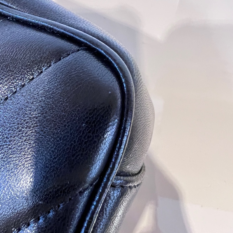 YSL 黑羊皮V型紋LouLou MateLasse絎縫銀釦下蓋肩斜背鏈包-8