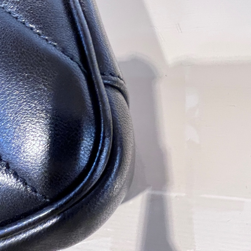 YSL 黑羊皮V型紋LouLou MateLasse絎縫銀釦下蓋肩斜背鏈包-9