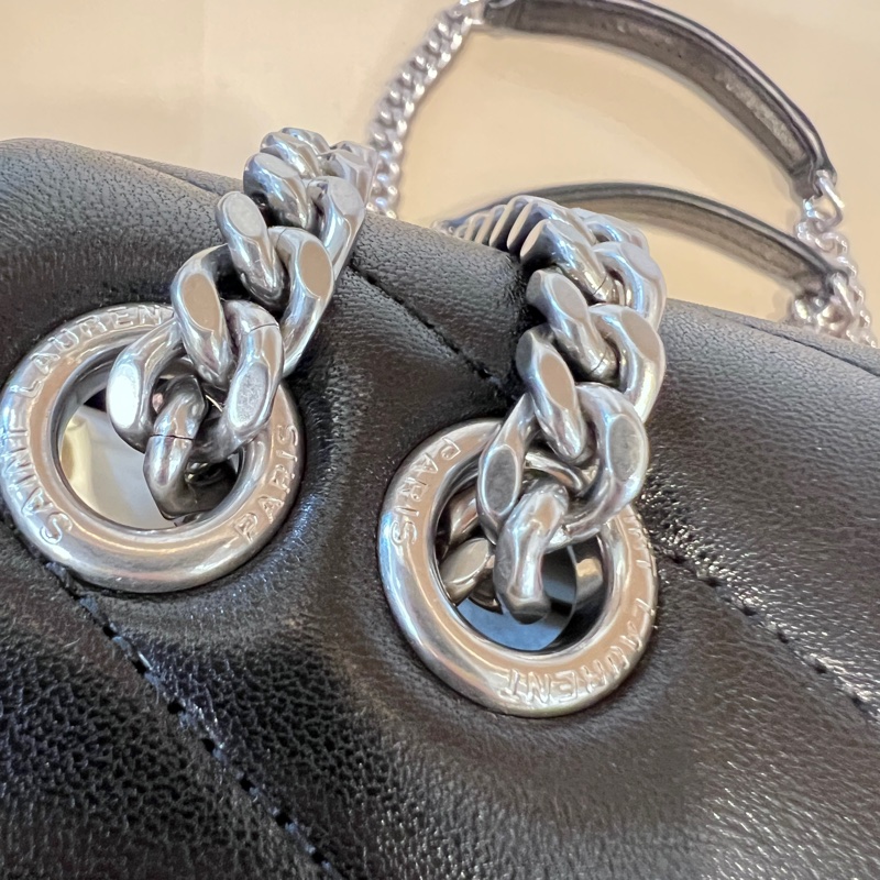 YSL 黑羊皮V型紋LouLou MateLasse絎縫銀釦下蓋肩斜背鏈包-17