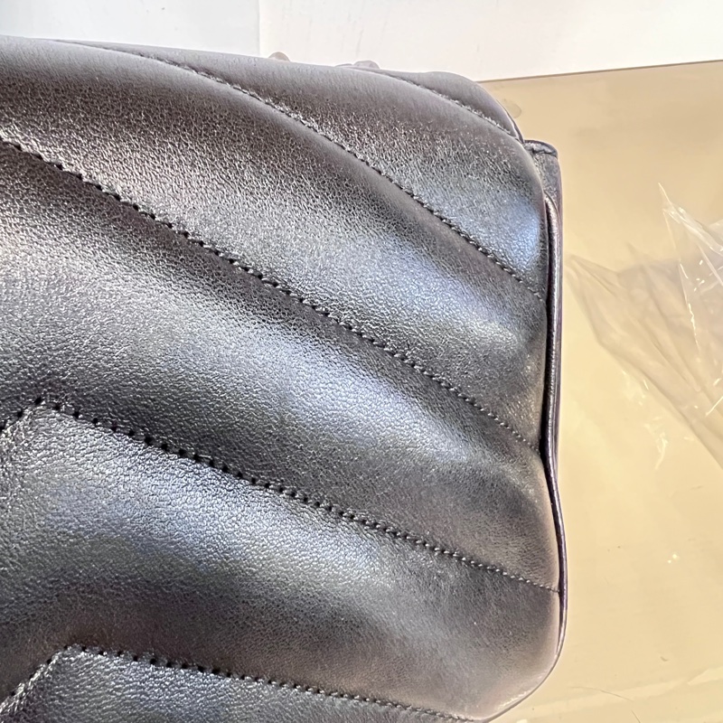YSL 黑羊皮V型紋LouLou MateLasse絎縫銀釦下蓋肩斜背鏈包-24