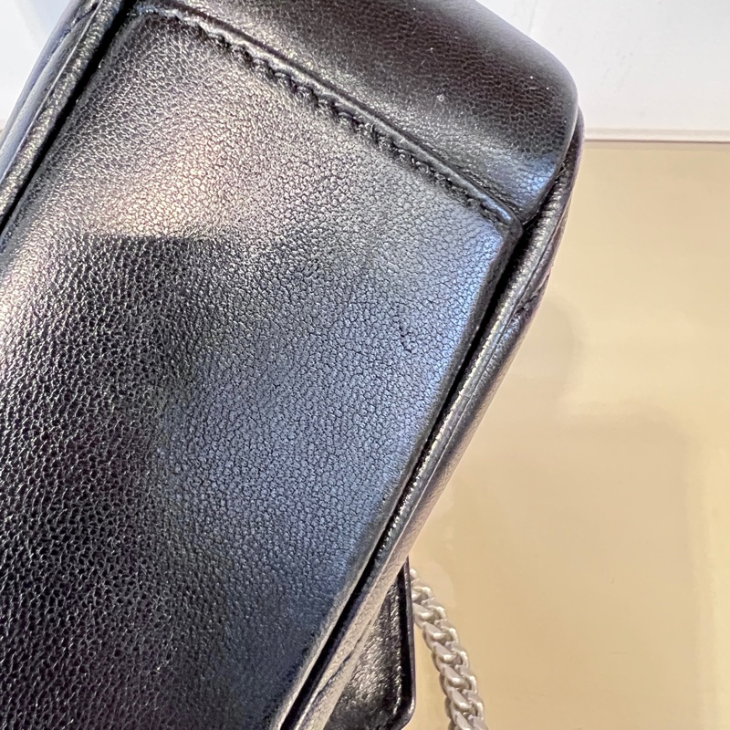 YSL 黑羊皮V型紋LouLou MateLasse絎縫銀釦下蓋肩斜背鏈包-25