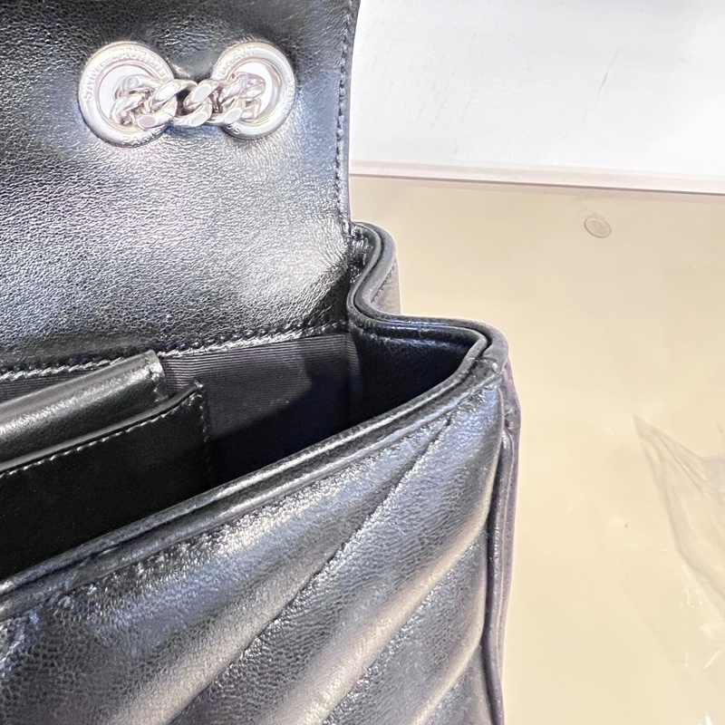YSL 黑羊皮V型紋LouLou MateLasse絎縫銀釦下蓋肩斜背鏈包-30
