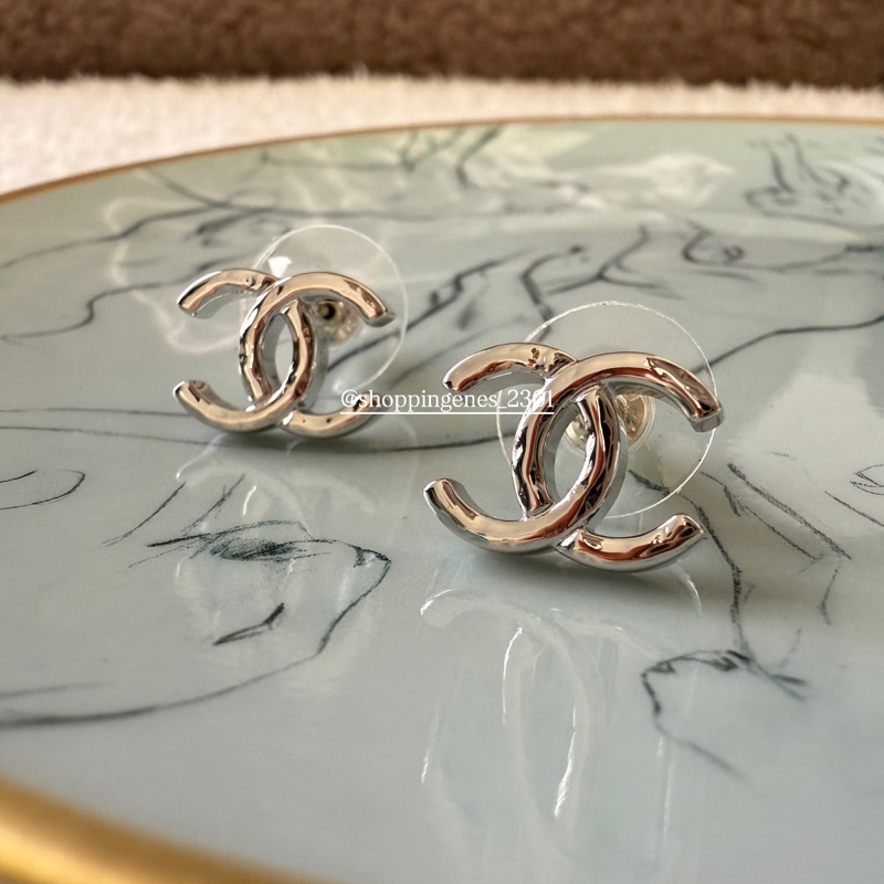香奈兒 Chanel 26P 銀色小耳環 全新品-2