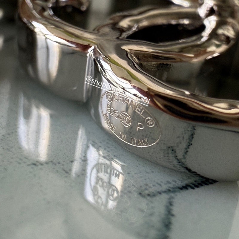 香奈兒 Chanel 26P 銀色小耳環 全新品-7