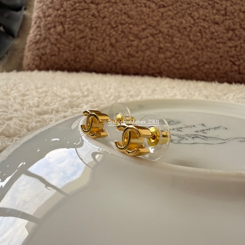 香奈兒 Chanel 26P 金色超迷你小耳環-1