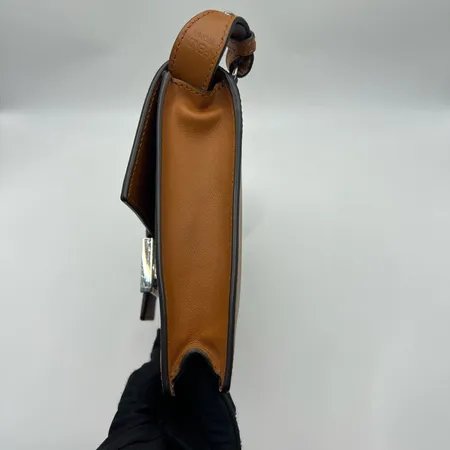 FENDI芬迪 经典银扣老花LogoFF图案 法棍包 男女同款-1