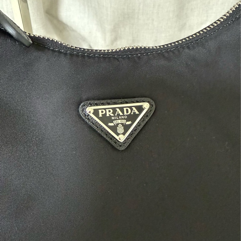 PRADA Re-Edition 2005 Hobo 腋下包-2
