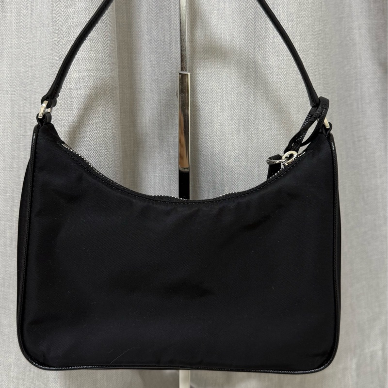 PRADA Re-Edition 2005 Hobo 腋下包-5
