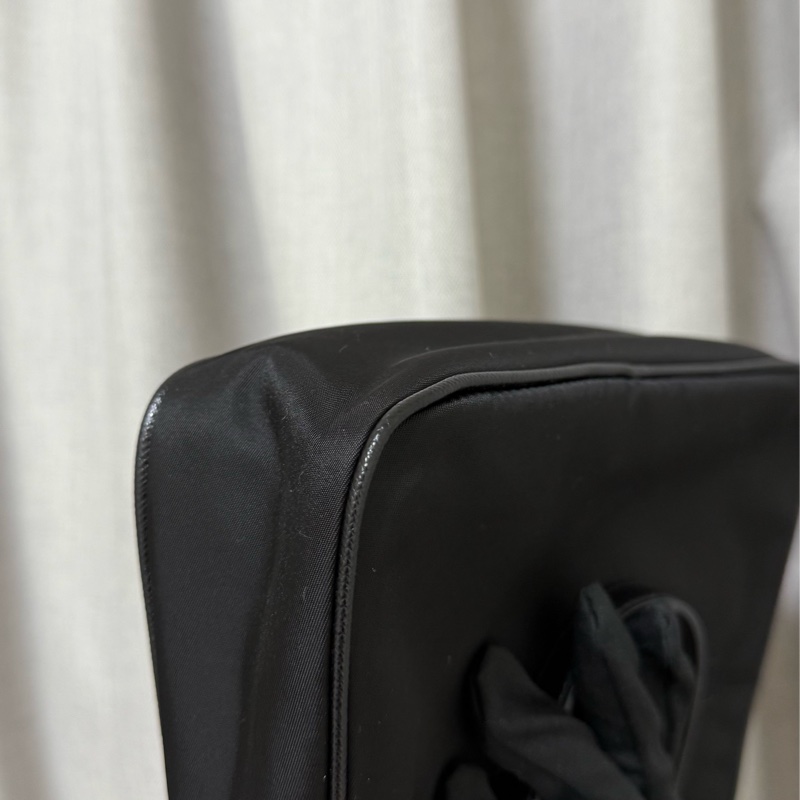 PRADA Re-Edition 2005 Hobo 腋下包-12