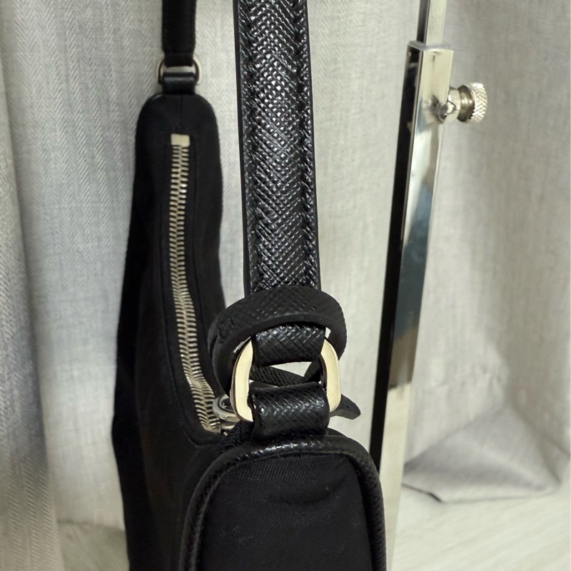 PRADA Re-Edition 2005 Hobo 腋下包-20