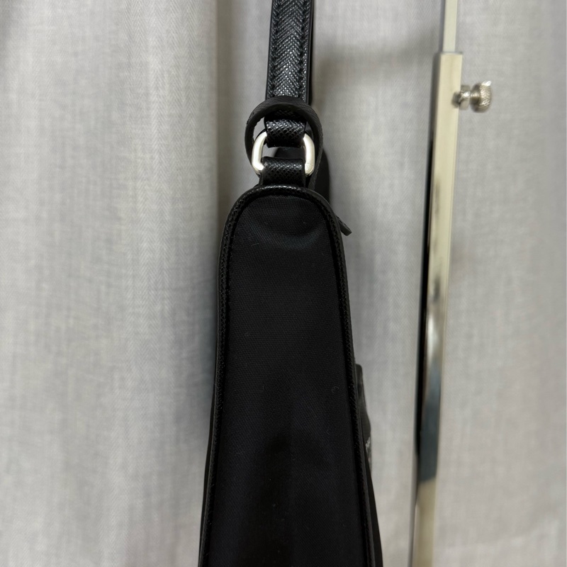 PRADA Re-Edition 2005 Hobo 腋下包-21