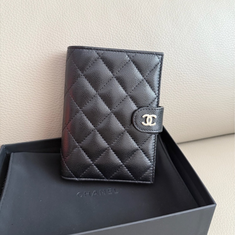 「M.Y精品」 Chanel 小香 最新26C 內拉鏈中夾 護照套 護照中夾-0