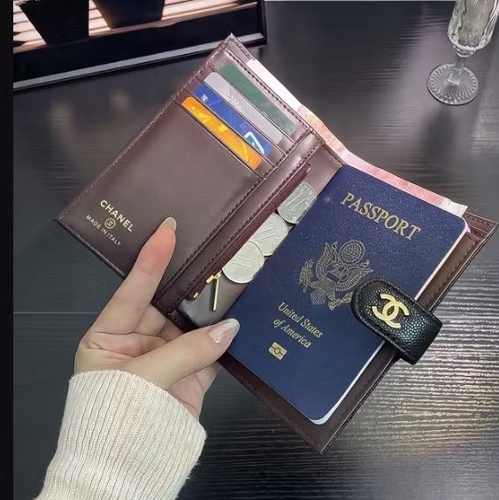 「M.Y精品」 Chanel 小香 最新26C 內拉鏈中夾 護照套 護照中夾-1