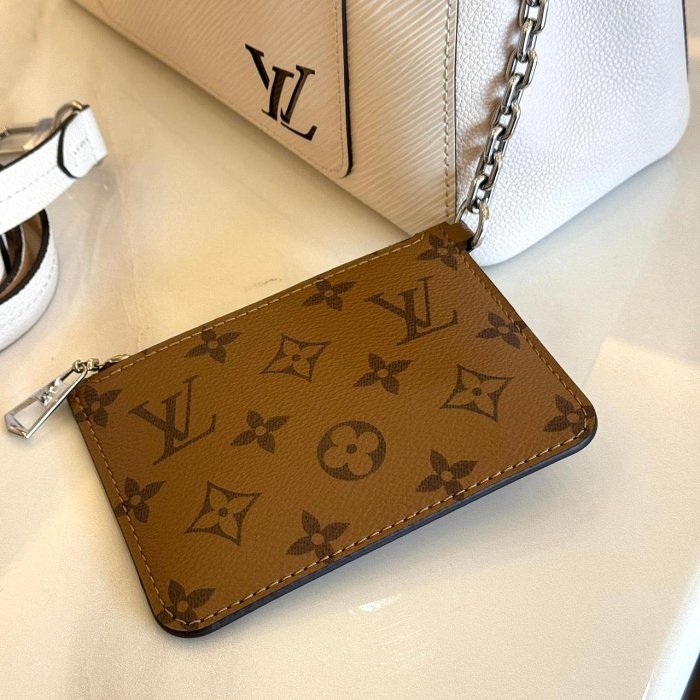 *SHIHNA名牌精品* LV M20520 Marelle Tote BB 石英白色水波紋托特包-6