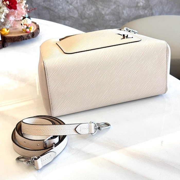 *SHIHNA名牌精品* LV M20520 Marelle Tote BB 石英白色水波紋托特包-8