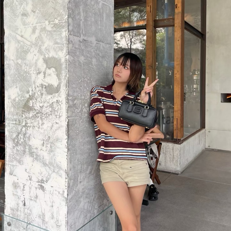 👜Miu Miu 22cm 保齡球包 Size : 10.5 x 22 x 7.5 cm 貨號 ：5BB142-ACR3-F0002-1