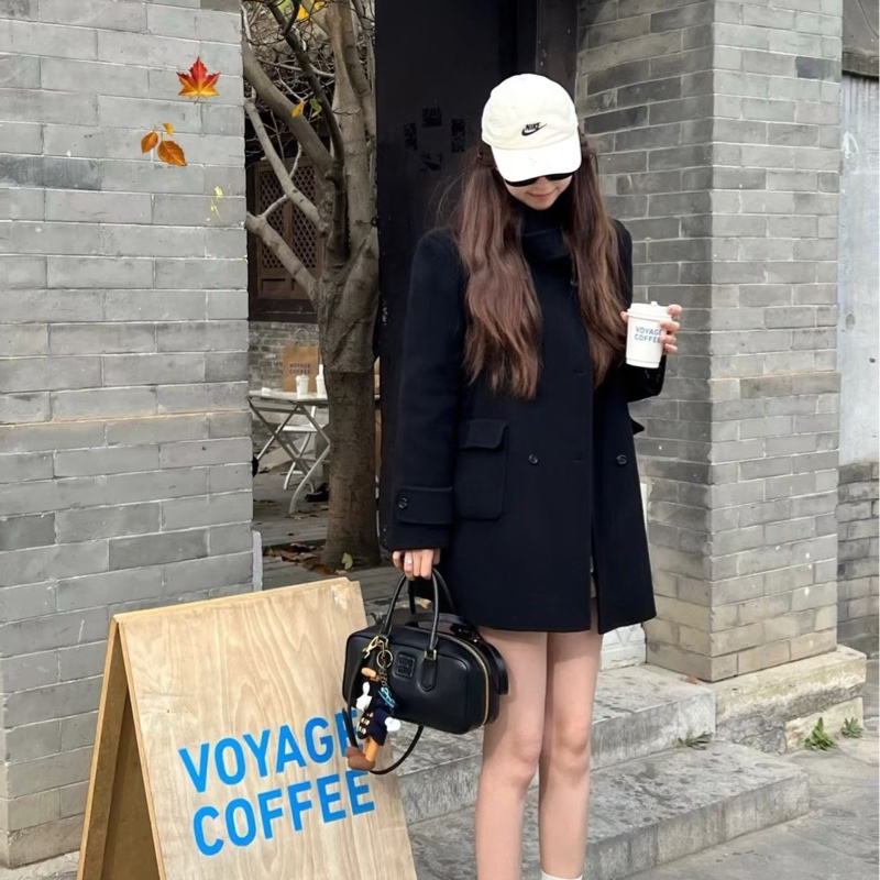 👜Miu Miu 22cm 保齡球包 Size : 10.5 x 22 x 7.5 cm 貨號 ：5BB142-ACR3-F0002-2