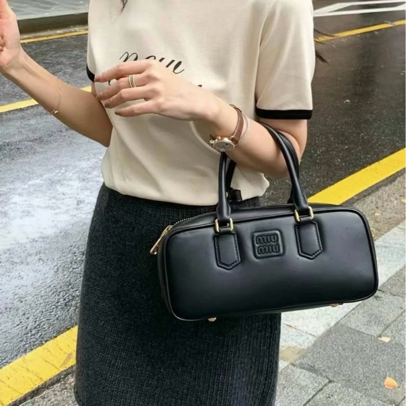 Miu Miu (5BB148)  保齡球包 好價💰-3