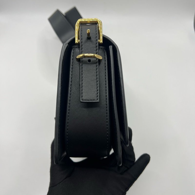 纪梵希拼色单肩斜挎包 白色配黑色，金色logo，经典款式-1