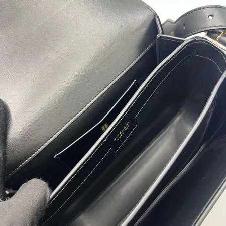 纪梵希拼色单肩斜挎包 白色配黑色，金色logo，经典款式-8