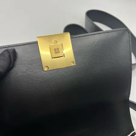 纪梵希拼色单肩斜挎包 白色配黑色，金色logo，经典款式-9