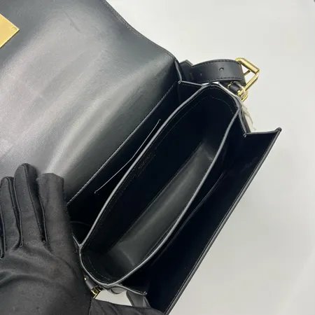 纪梵希拼色单肩斜挎包 白色配黑色，金色logo，经典款式-12