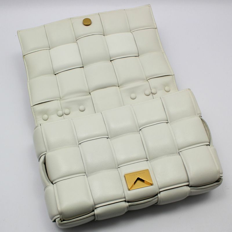 【包稅】BOTTEGA VENETA 附襯墊鏈條卡附斜挎包-4