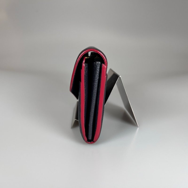 LV M62125 深藍壓紋信封長夾-3