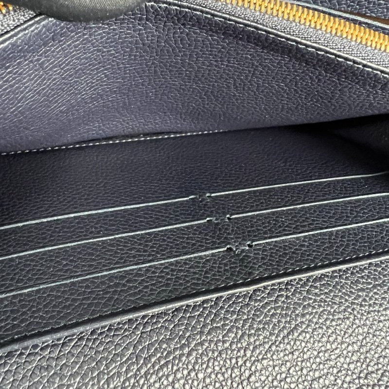 LV M62125 深藍壓紋信封長夾-8