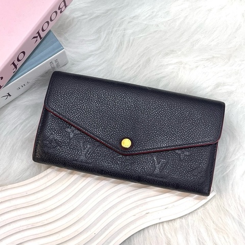 LV M62125 深藍壓紋信封長夾