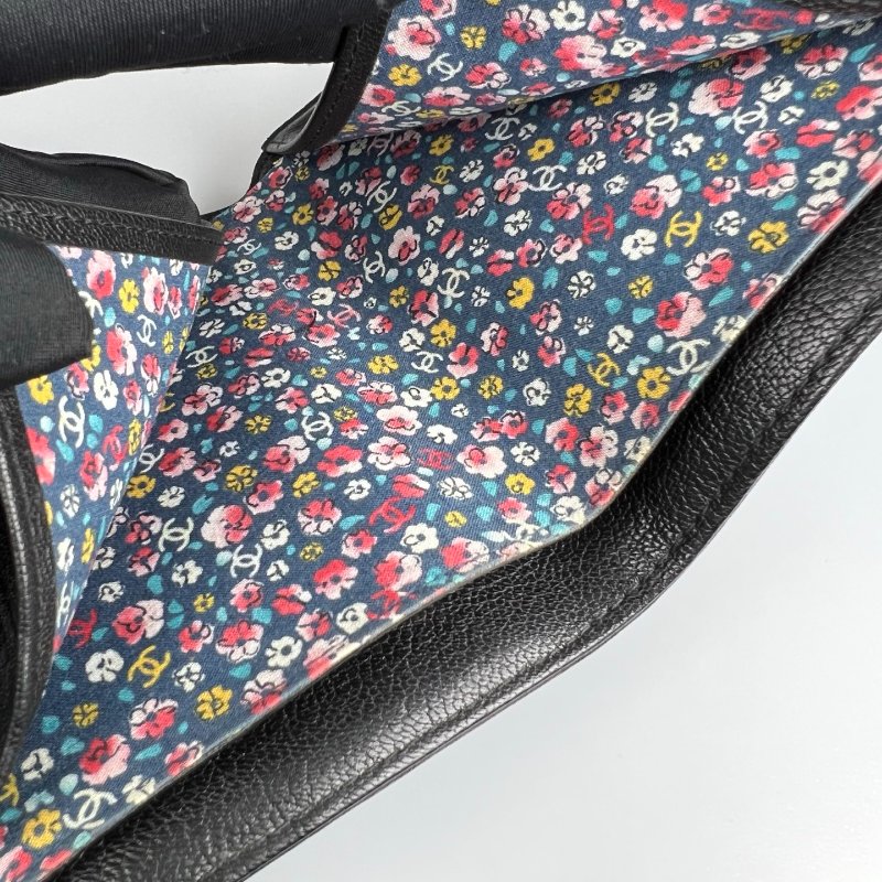 CHANEL 四葉草翻蓋三折短夾 黑 25開-9