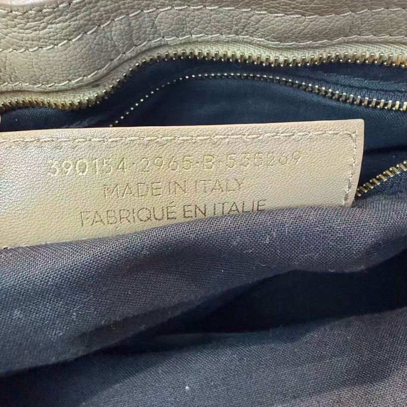 巴黎世家 le city 燕麥灰機車包-6