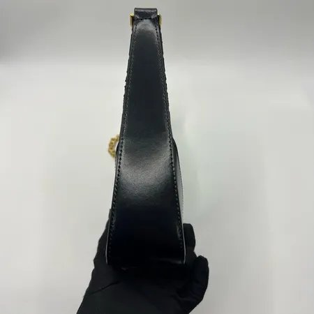 Givenchy 纪梵希金属搭扣单肩腋下包-1