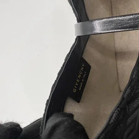 Givenchy 纪梵希金属搭扣单肩腋下包-5