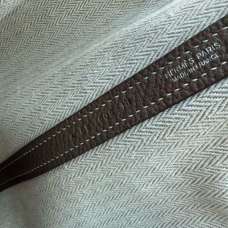 【99%新 】 Garden Party 36經典大象灰銀扣-8