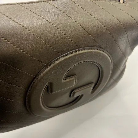 GUCCI(古驰) 互扣式双G皮革贴 三肩帶托特包 单肩包-15