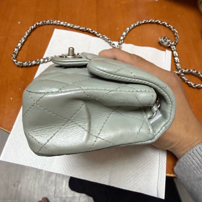 CHANEL MINI CLASSIC FLAG SHOULDER BAG 17cm-2