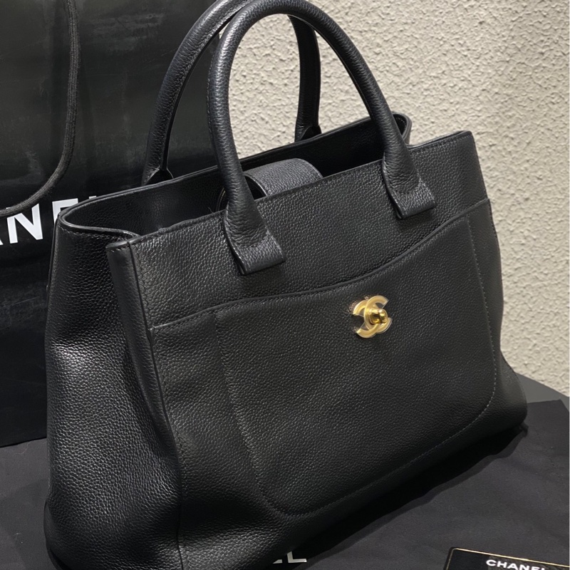 Chanel香奈兒Shopping Bag托特黑金牛皮荔枝皮 尺寸約34*33*14.5-2