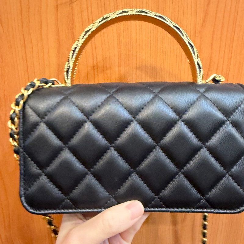 Chanel 黑羊皮霧金釦手把Mini WOC AP3385-6