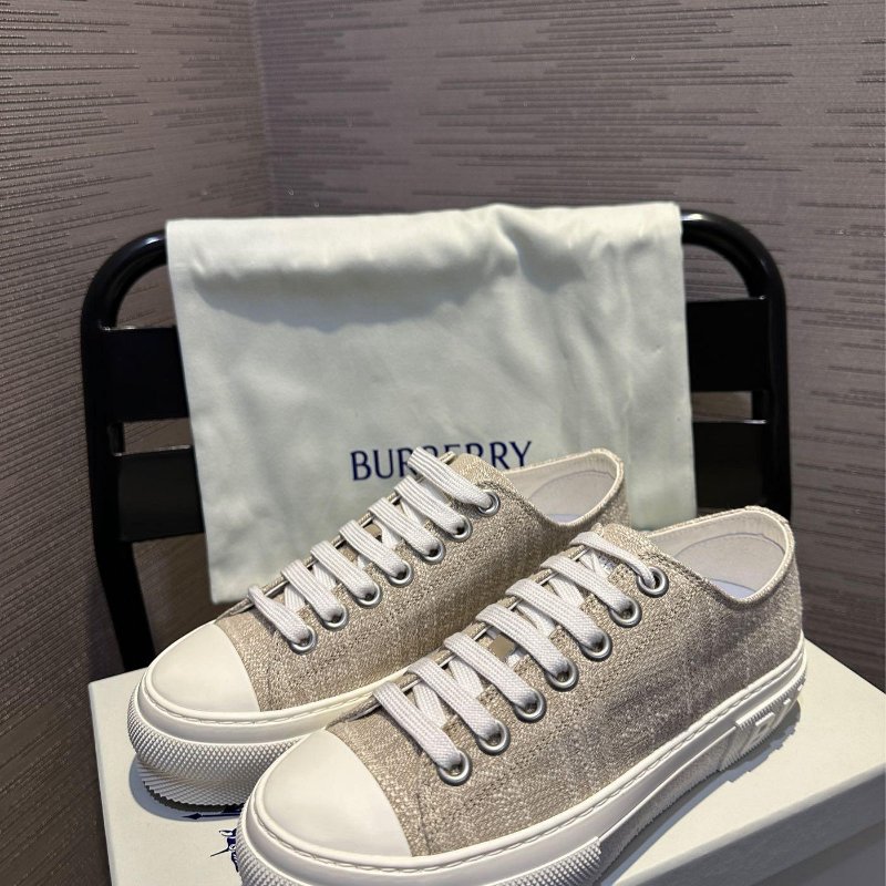 💎Han's house精品服飾💎burberry 格紋 立體字 鞋-0