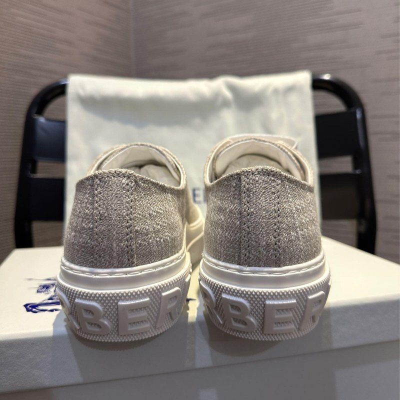 💎Han's house精品服飾💎burberry 格紋 立體字 鞋-1