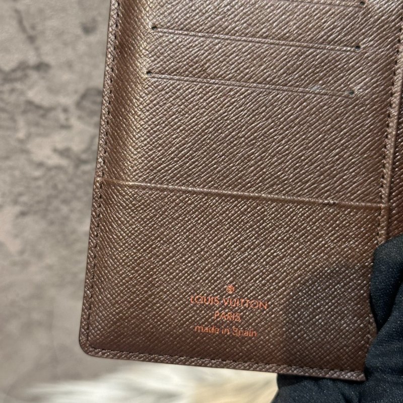 💎Han's house精品服飾💎Louis Vuitton LV N60189 經典Damier帆布棋盤格印花護照夾-3